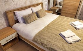 Signal Suites With Garden & Mountain View